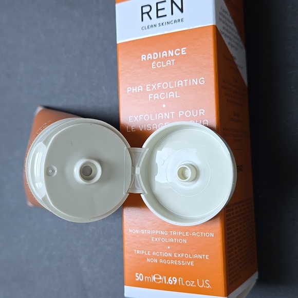 NEW REN CLEAN SKINCARE PHA Exfoliating Facial 50ml. - UNOPENED - Picture 3 of 3